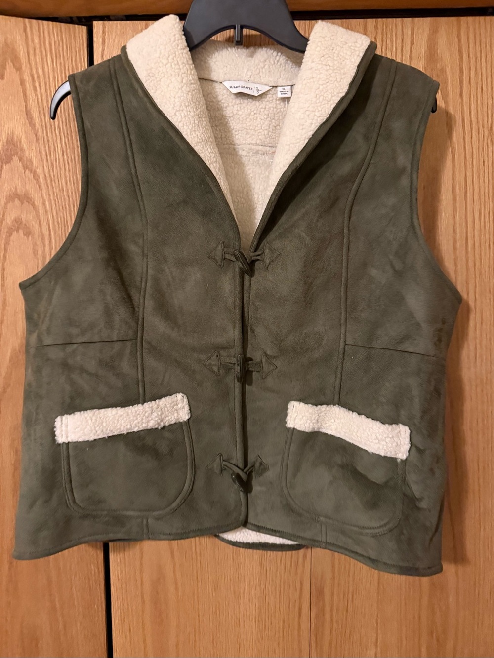 Susan Graver Green Faux Suede Sherpa-Lined Vest with‎ Toggle Closures NWOT